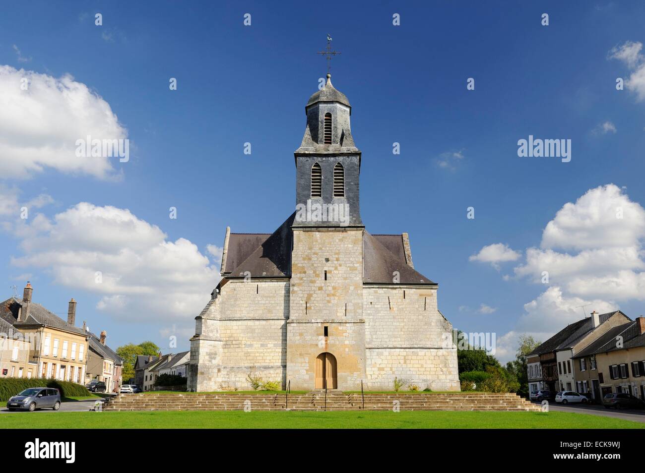 France, Ardennes, Launois sur Vence, Saint Etienne, clocher de l'église vu de face Banque D'Images