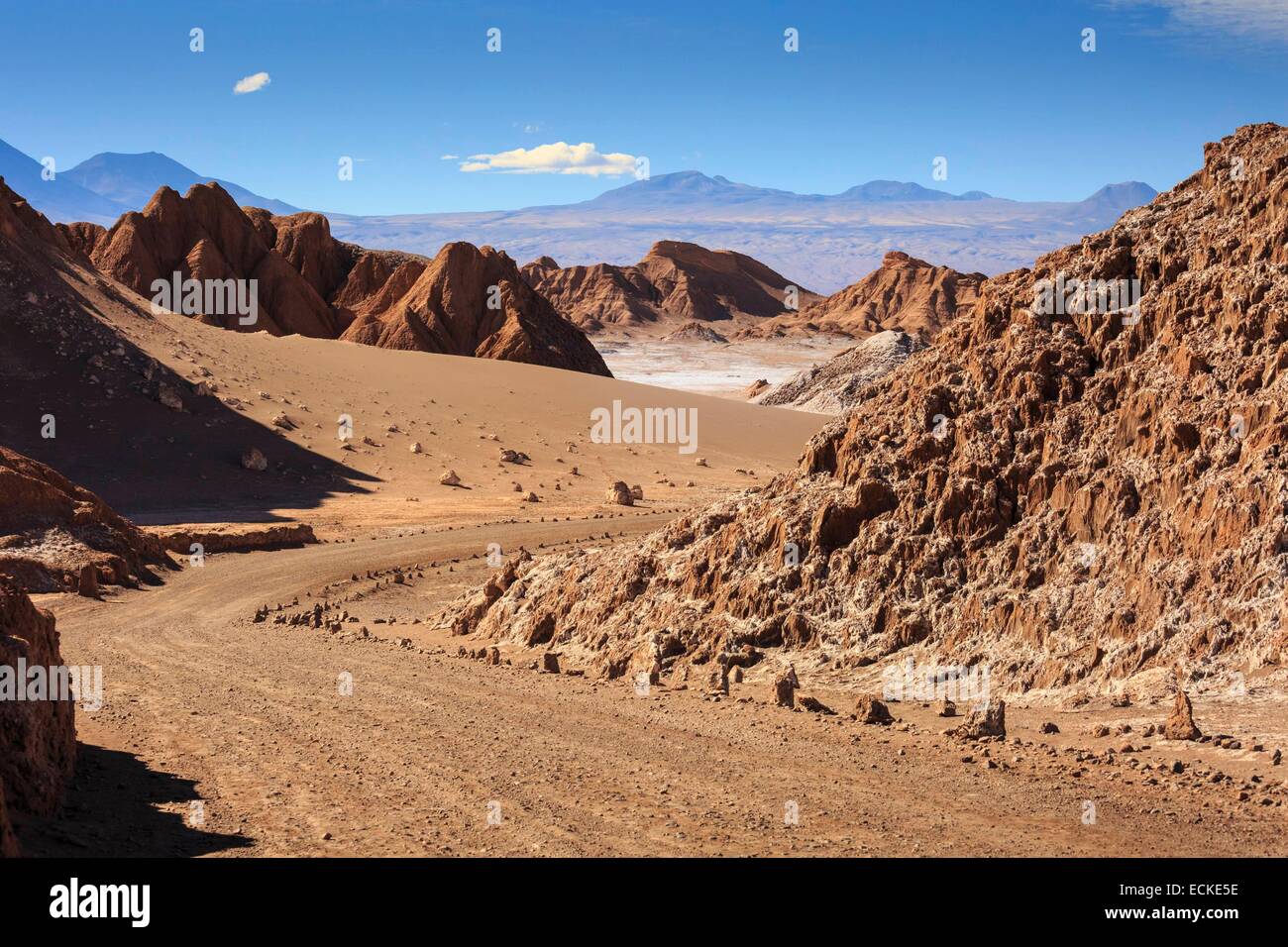 Chili, El Norte Grande, région d'Antofagasta, Salar de Atacama, Valle de la Luna (vallée de la lune), route à travers la vallée Banque D'Images