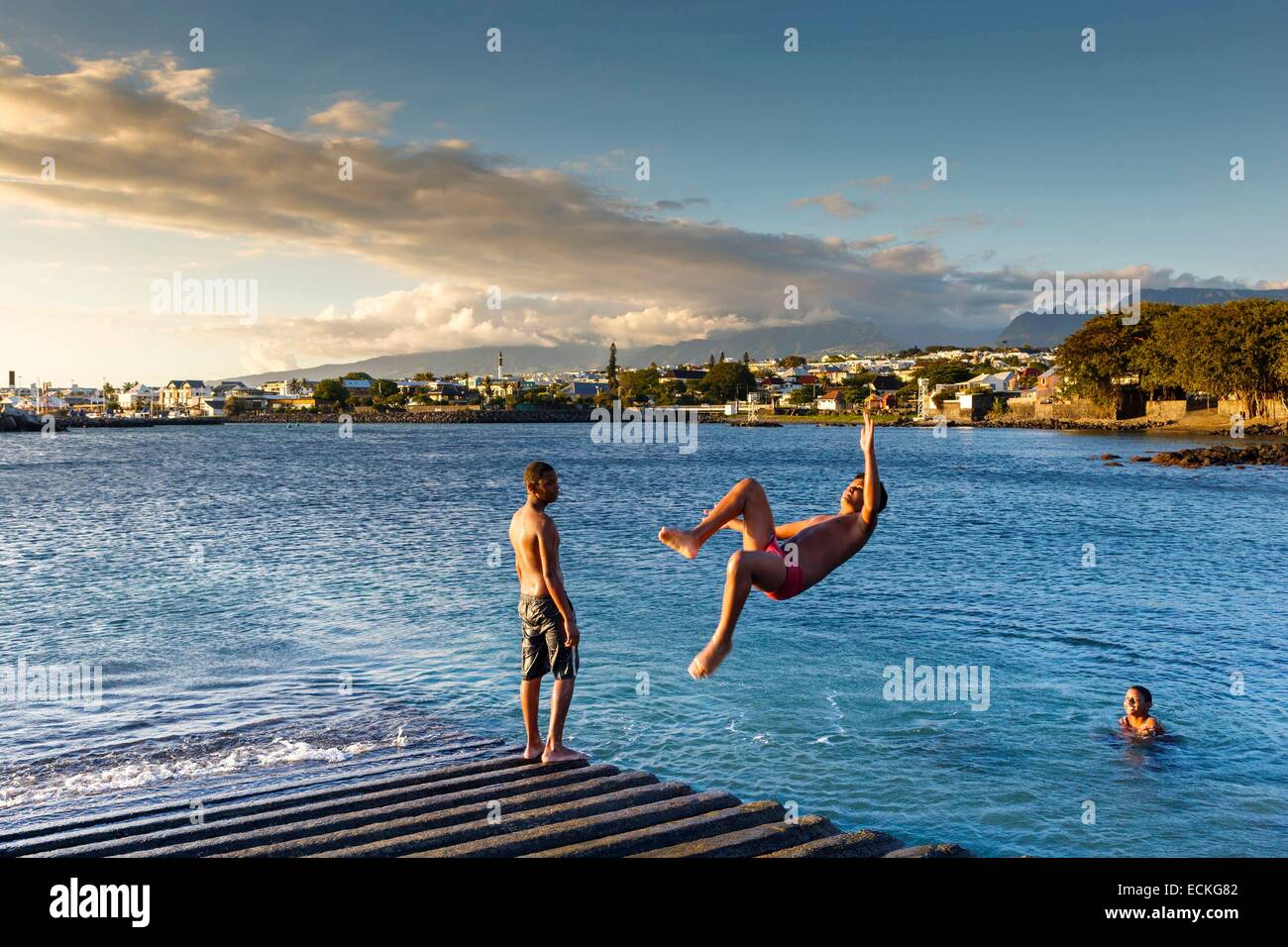 La France Lîle De La Réunion De Saint Pierre Terre