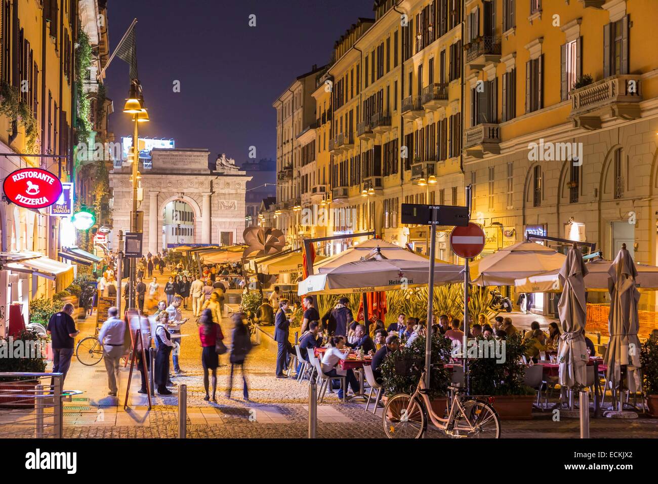 Milan italy corso garibaldi Banque de photographies et d’images à haute