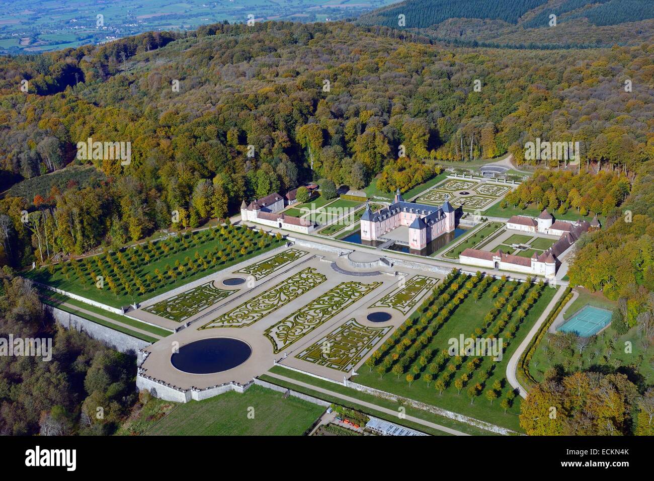 France, Saône et Loire, broye, le château de Montjeu (vue aérienne