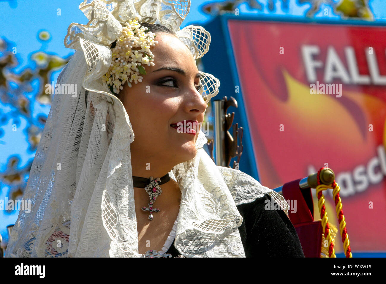 Fallas de Valence Femme, une fête traditionnelle dans la région de Valence Espagne Banque D'Images