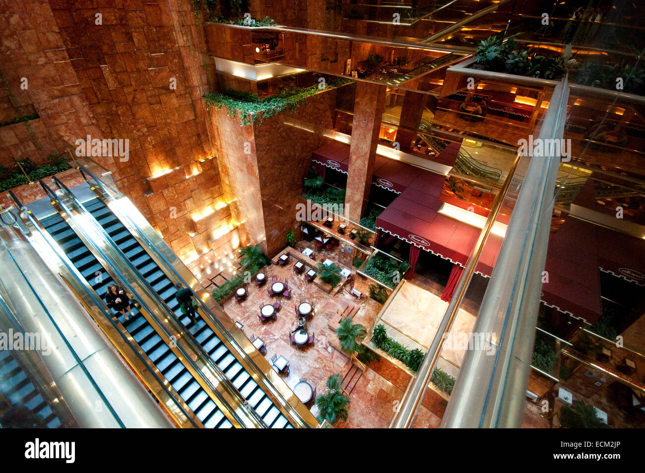 Usa, New York City, Manhattan, 5e Avenue, Trump Tower Atrium Banque D'Images