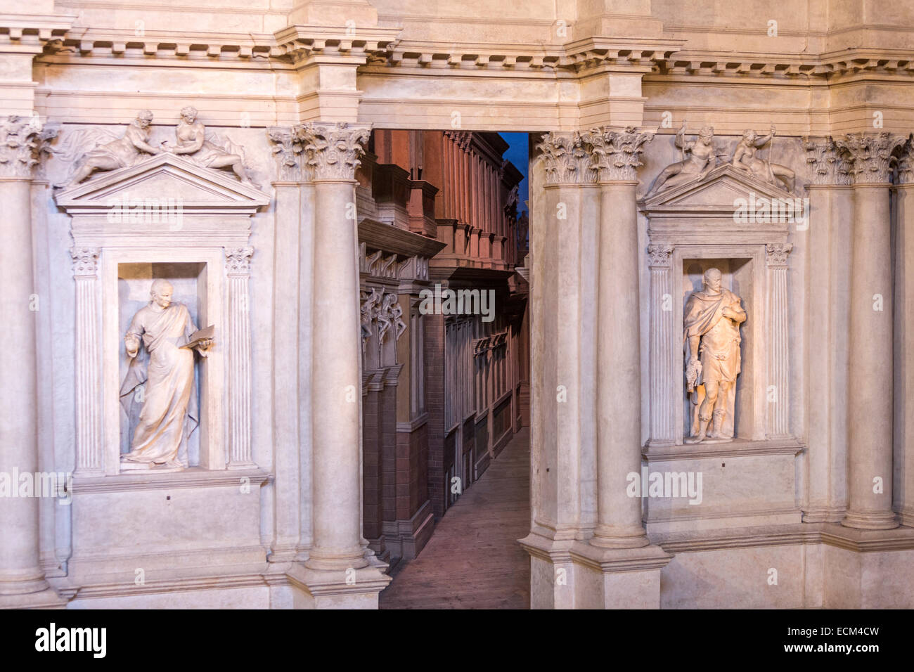 Détail de la scaenae frons du Teatro Olimpico. Par Andrea Palladio Banque D'Images