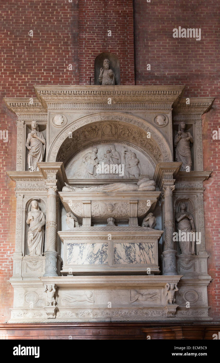 Pietro Lombardo, monument de Doge Niccolò Marcello, 1474, Basilica di San Giovanni e Paolo, Venise, Italie Banque D'Images