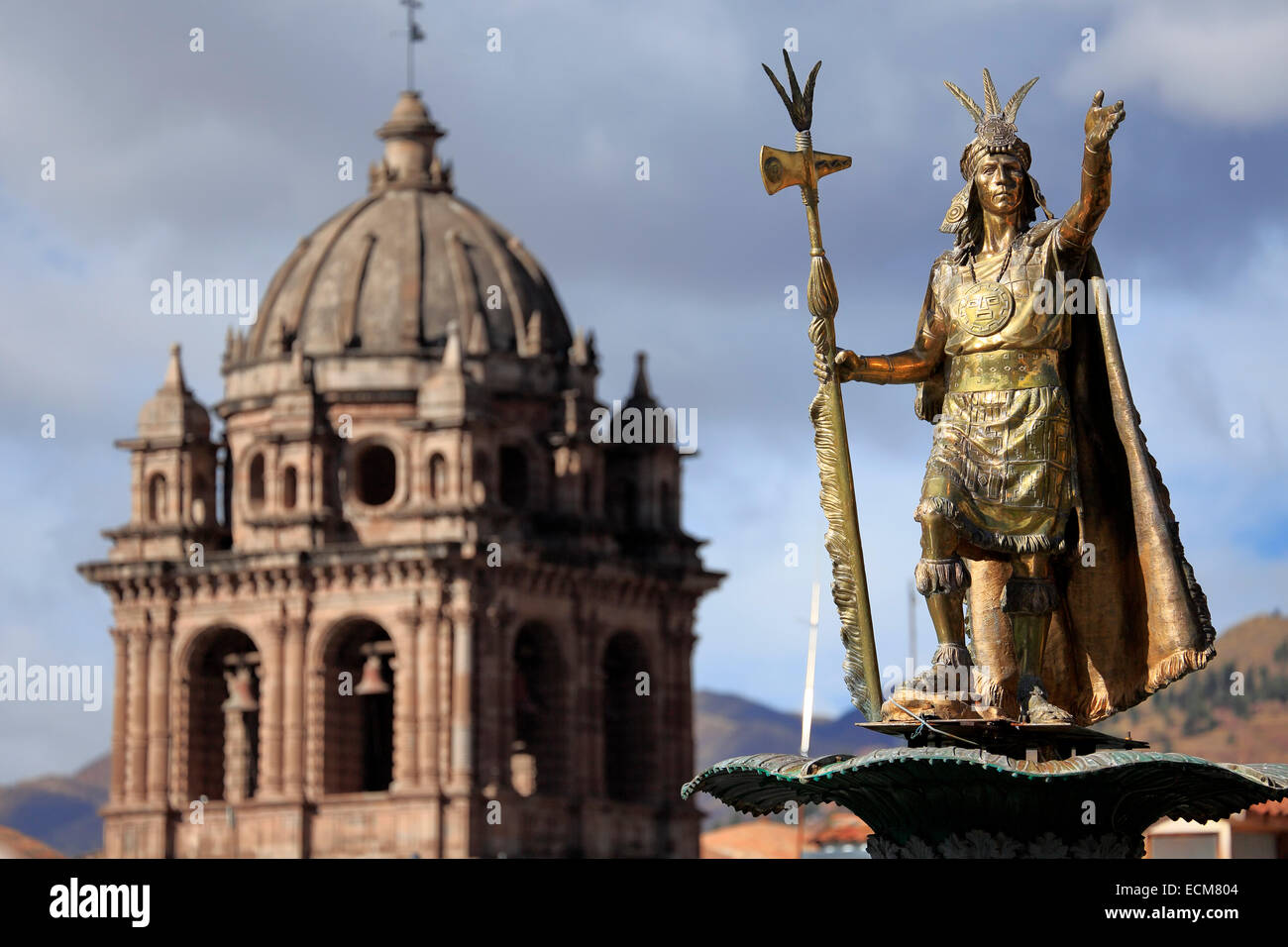 Sculpture d'Patacutec (dôme de la Merced dome en contexte), Plaza de Armas, Cusco, Pérou Banque D'Images