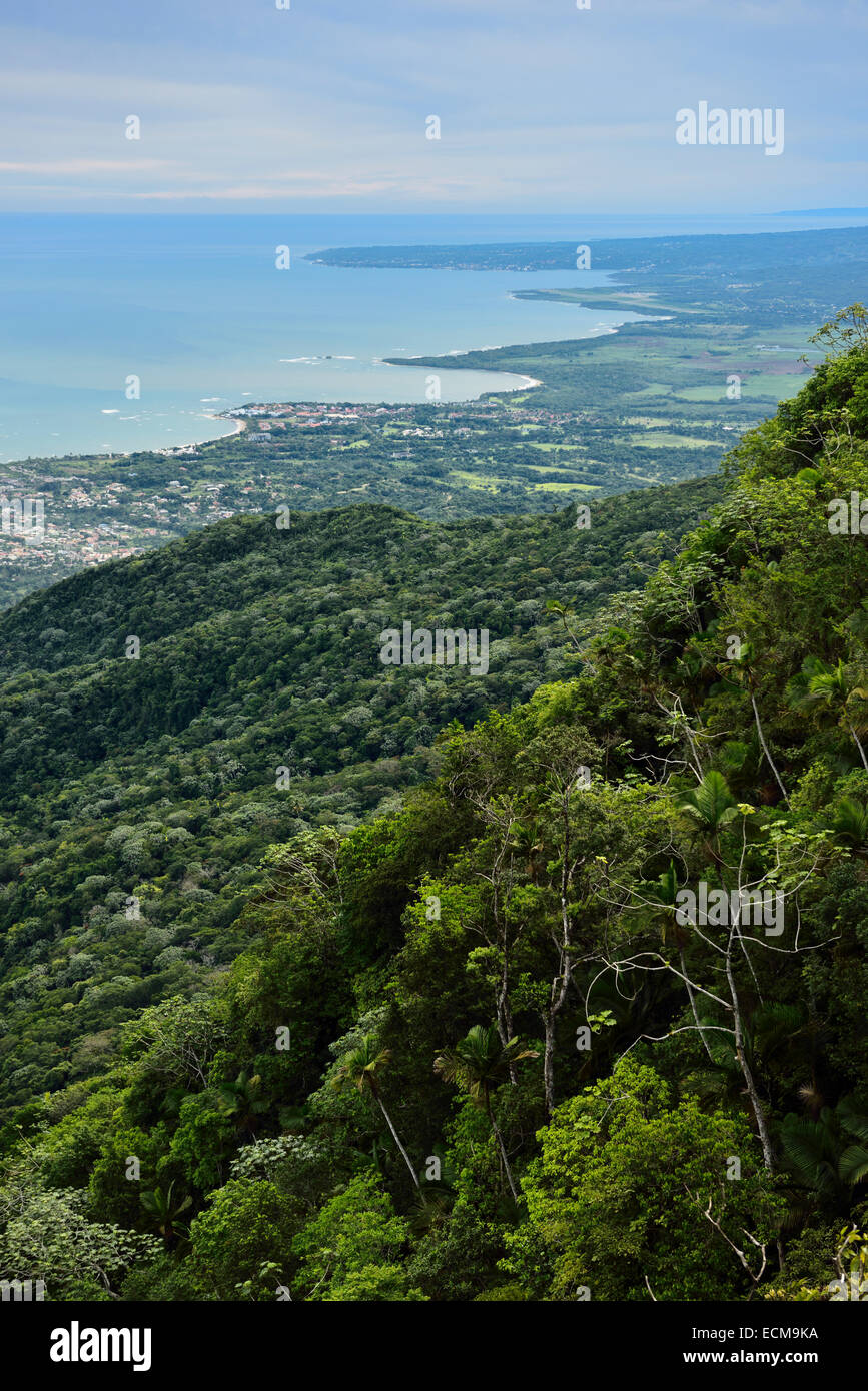 Côté montagne, vue sur la côte nord de République Dominicaine à Puerto Plata de la montagne Isabel de Torres Banque D'Images