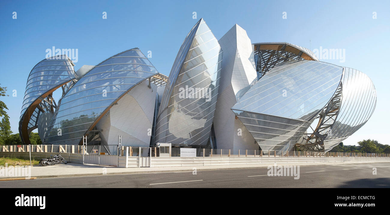 Fondation Louis Vuitton, Paris, France. Architecte : Gehry Partners LLP, 2014. Vue panoramique d ...