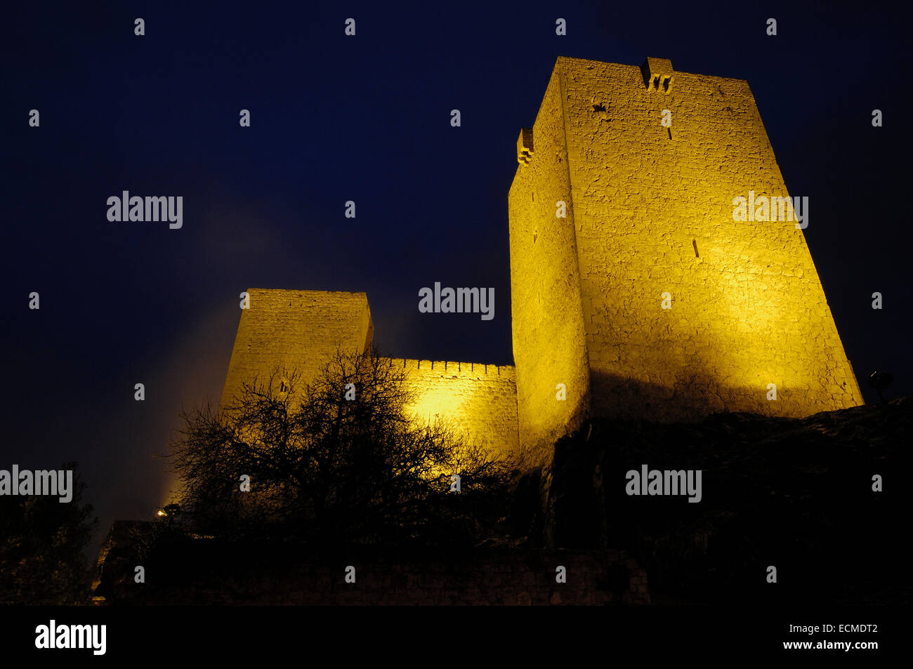 Le Château de Saint Catalina de nuit, ex-forteresse maure, maintenant un 'Parador de Turismo', hôtel appartenant à l'Etat, Jaén, Andalousie Banque D'Images