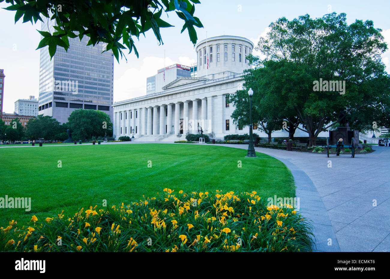 Columbus Ohio State Capitol building au centre-ville avec des fleurs Banque D'Images
