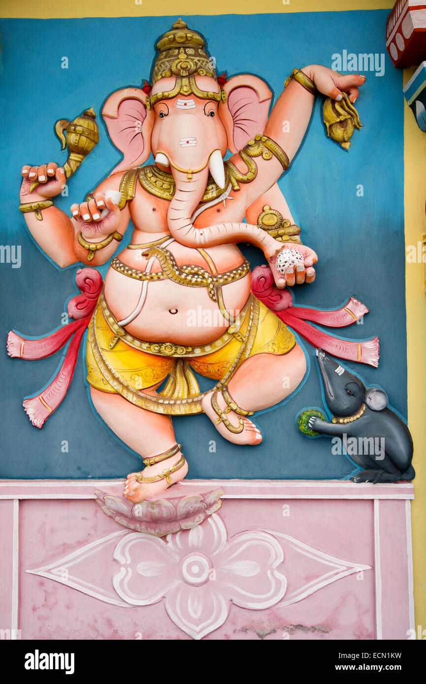 L'Ile Maurice, Mahebourg, temple hindou, peintes de couleurs vives figure de dieu éléphant Ganesh, fils de Shiva et Parvati Banque D'Images