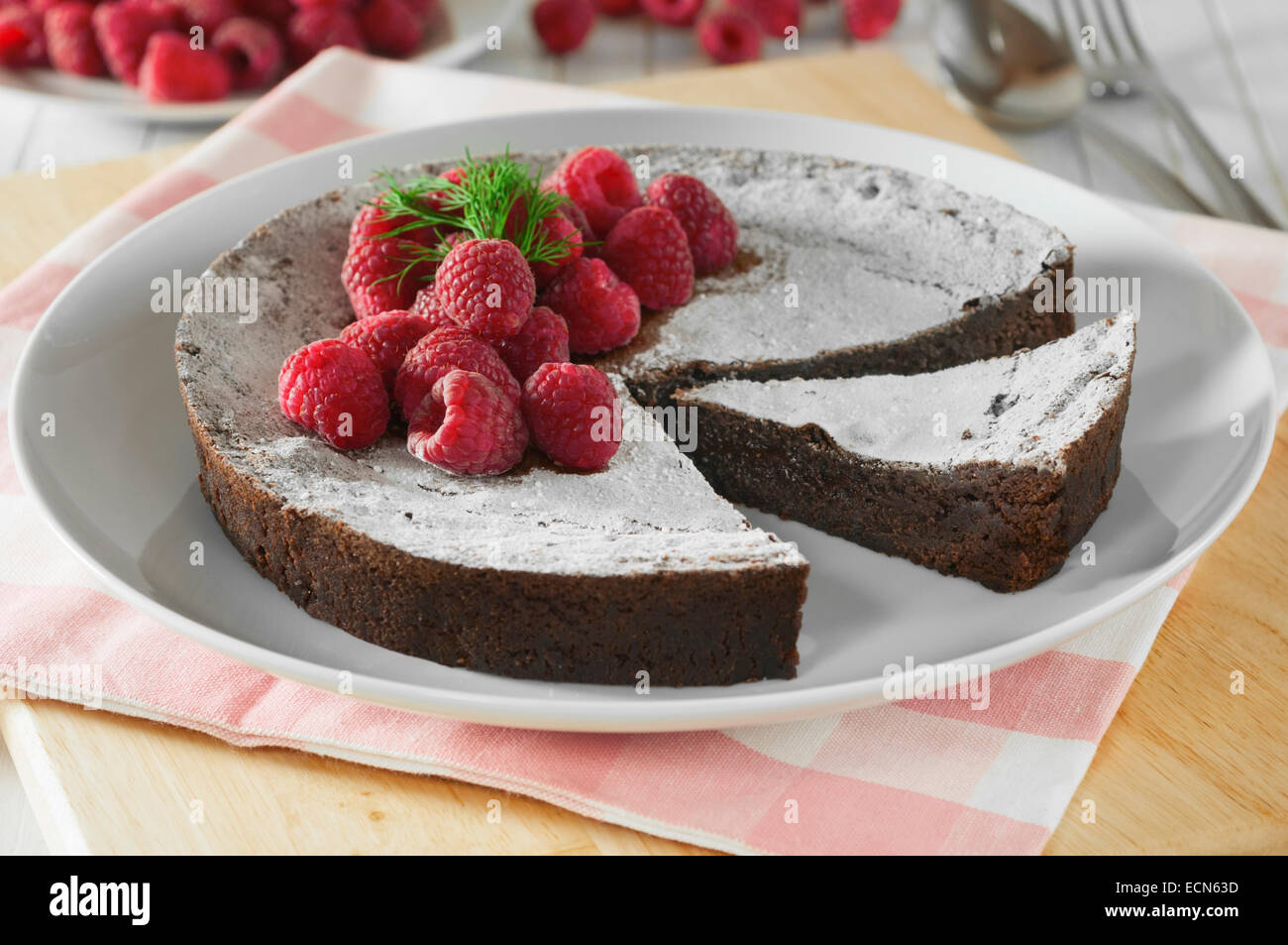 Kladdkaka. Sticky Swedish gâteau au chocolat. L'alimentation de la Suède Banque D'Images