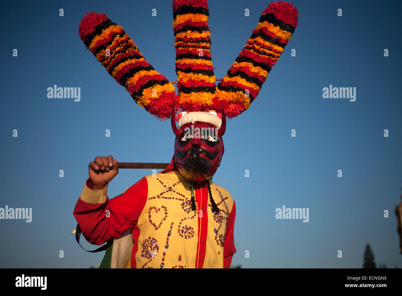 Un danseur de Chocaman Saint James, Veracruz, Mexique. Leur danse représente la puissance de Saint Jacques Apôtre contre le diable Banque D'Images