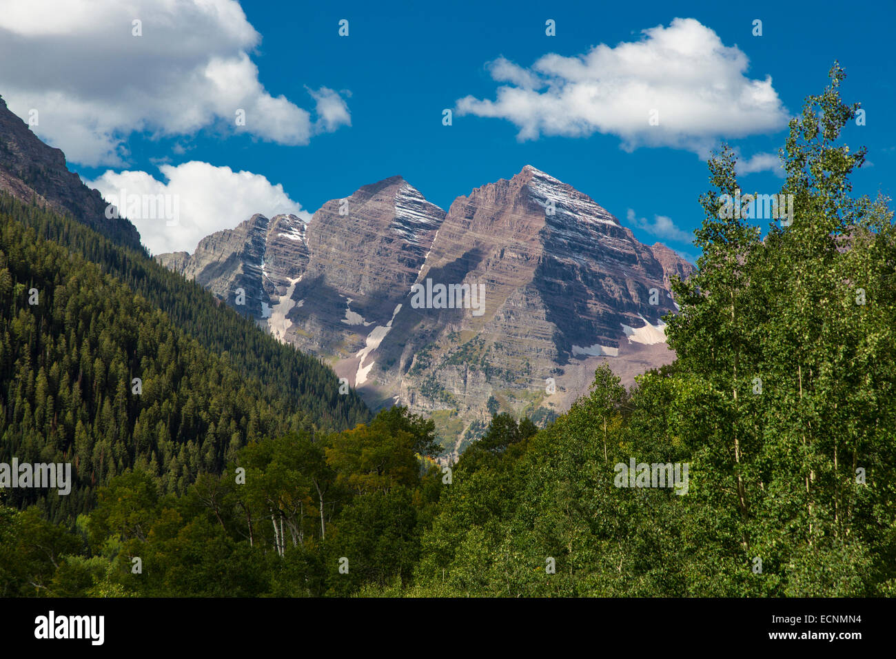 Maroon Bells montagnes dans les Rocheuses près de Aspen Colorado Banque D'Images