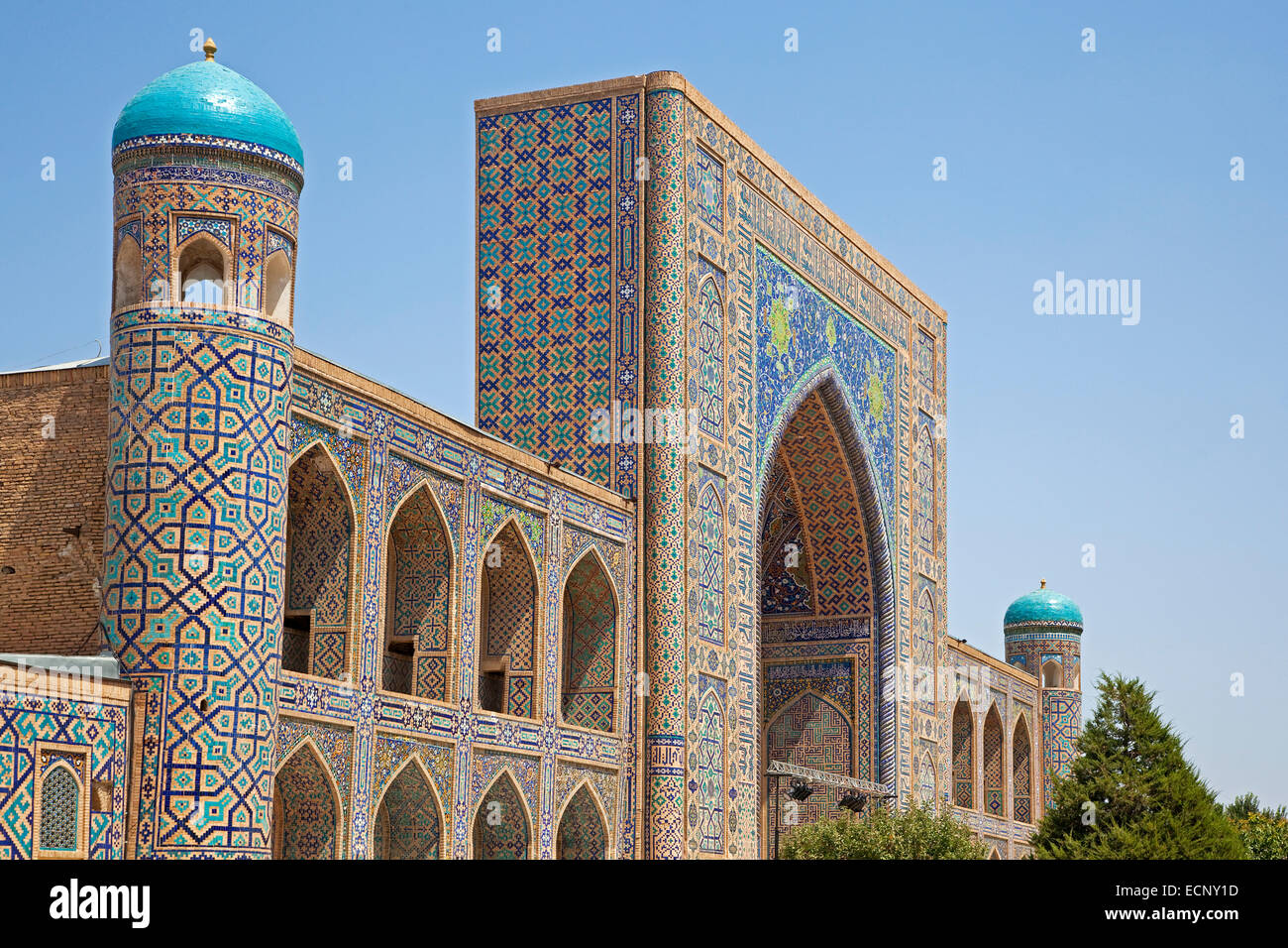 Tilya-Kori Madrasah au Reghistan à Samarkand, Ouzbékistan Banque D'Images