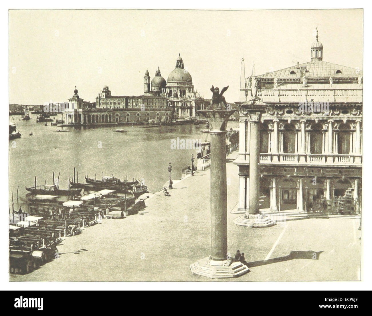 Une illustration de Clément de 1894 montrant le Molo de San Marco à Venise, avec les colonnes de l'exécution au premier plan, soulignant leurs caractéristiques architecturales et leur importance historique. Banque D'Images