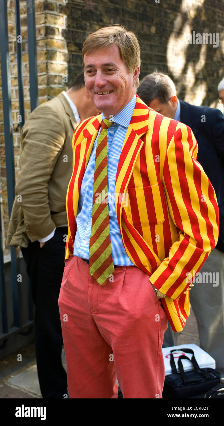Les couleurs de l'incomparable, le MCC Marylebone Cricket Club, (connu sous  le nom de "de l'oeuf et de bacon stripes") présentée au Seigneur Photo  Stock - Alamy
