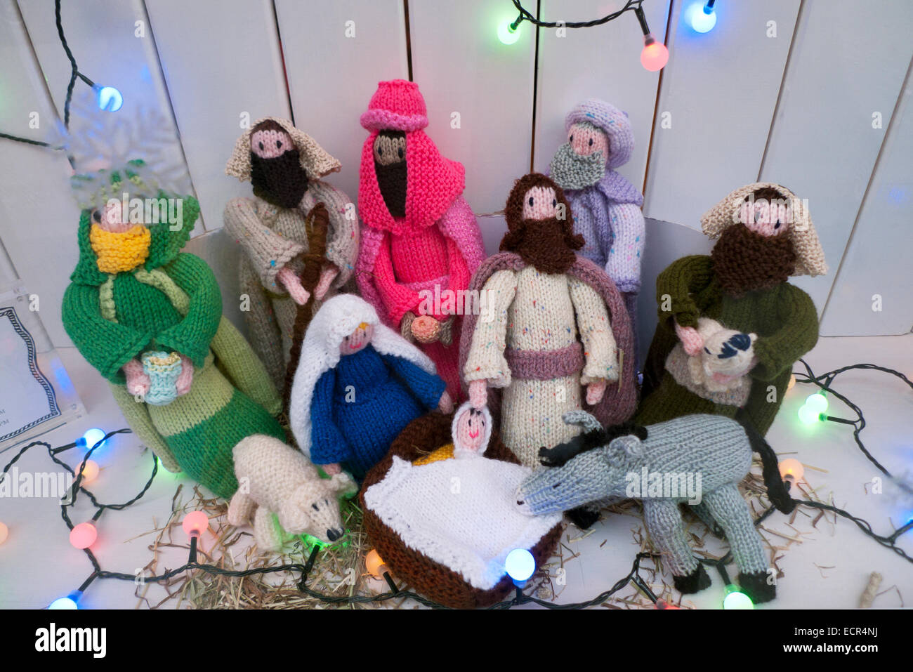 En chiffres la Nativité et l'enfant Jésus dans une crèche à Noël en vitrine London UK KATHY DEWITT Banque D'Images
