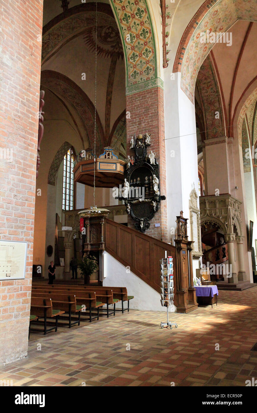 Vue de l'intérieur de la Cathédrale Saint Pierre à Schleswig. C'est l'un des monuments les plus importants de Schleswig-Holstein. Il s'agit d'une prédication de l'église. Photo : Klaus Nowottnick Date : 27 mai 2012 Banque D'Images