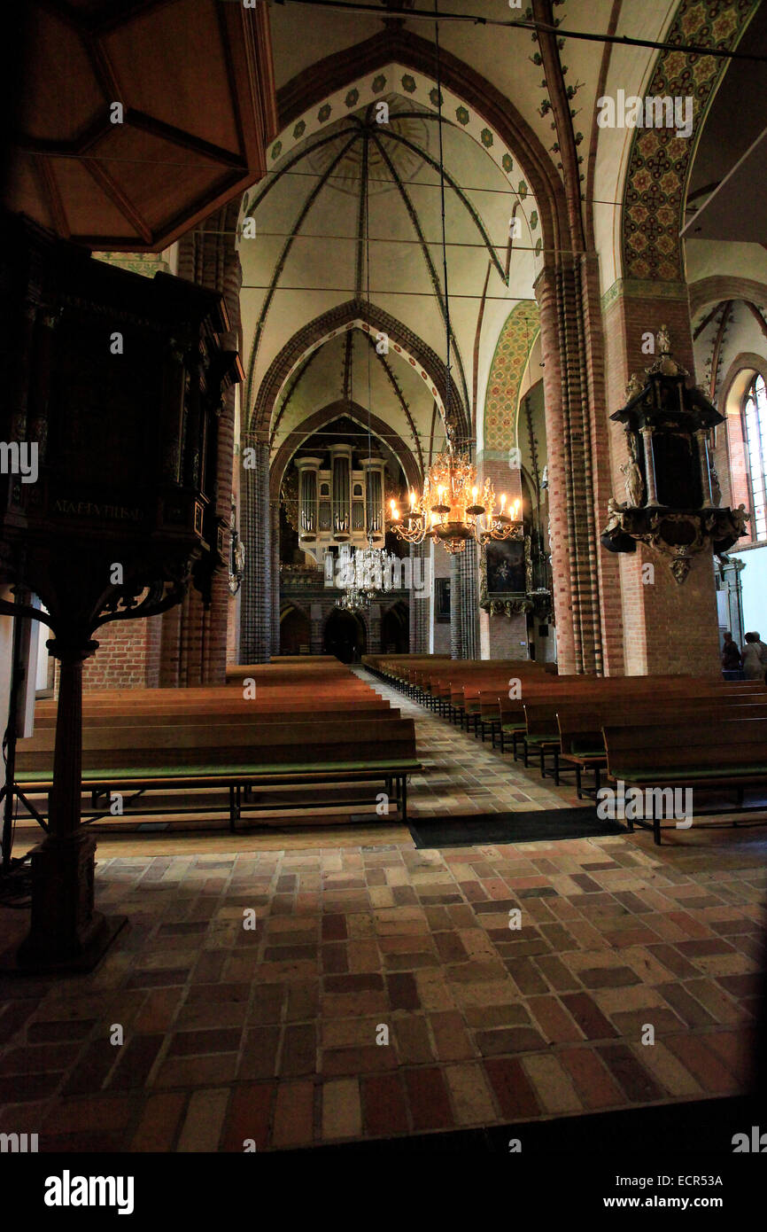 Vue de l'intérieur de la Cathédrale Saint Pierre à Schleswig. C'est l'un des monuments les plus importants de Schleswig-Holstein. Il s'agit d'une prédication de l'église. Photo : Klaus Nowottnick Date : 27 mai 2012 Banque D'Images