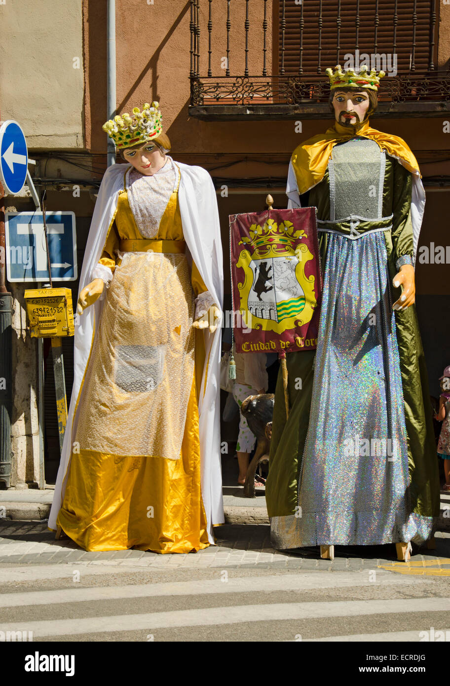 Des géants et des grosses têtes (Gigantes y Cabezudos) au cours de la célébration de la fête de saint Augustin le 25 août 2012 à Tor Banque D'Images