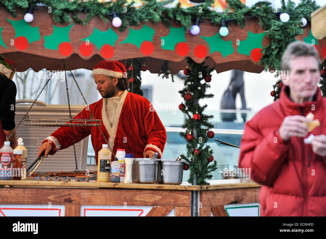 Sex food, marché de Noël, Londonderry, en Irlande du Nord. Photo © George Sweeney/Alamy Banque D'Images
