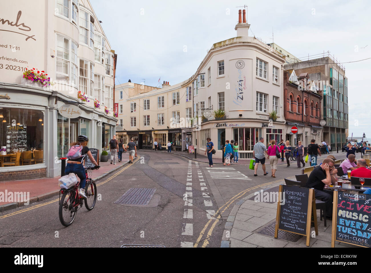 PUBS ET MAGASINS À LES RUELLES TRIMESTRE, BRIGHTON, station balnéaire, Sussex, Angleterre, Grande-Bretagne Banque D'Images