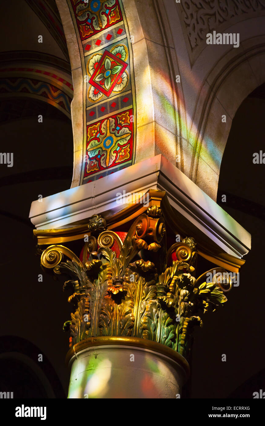 Une colonne de la basilique cathédrale de Saint François d'assise - Santa Fe, NOUVEAU MEXIQUE Banque D'Images