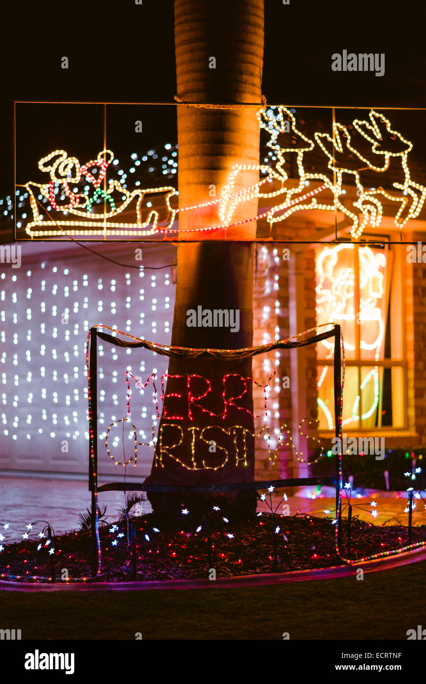 Façade de maison décorée pour Noël Banque D'Images