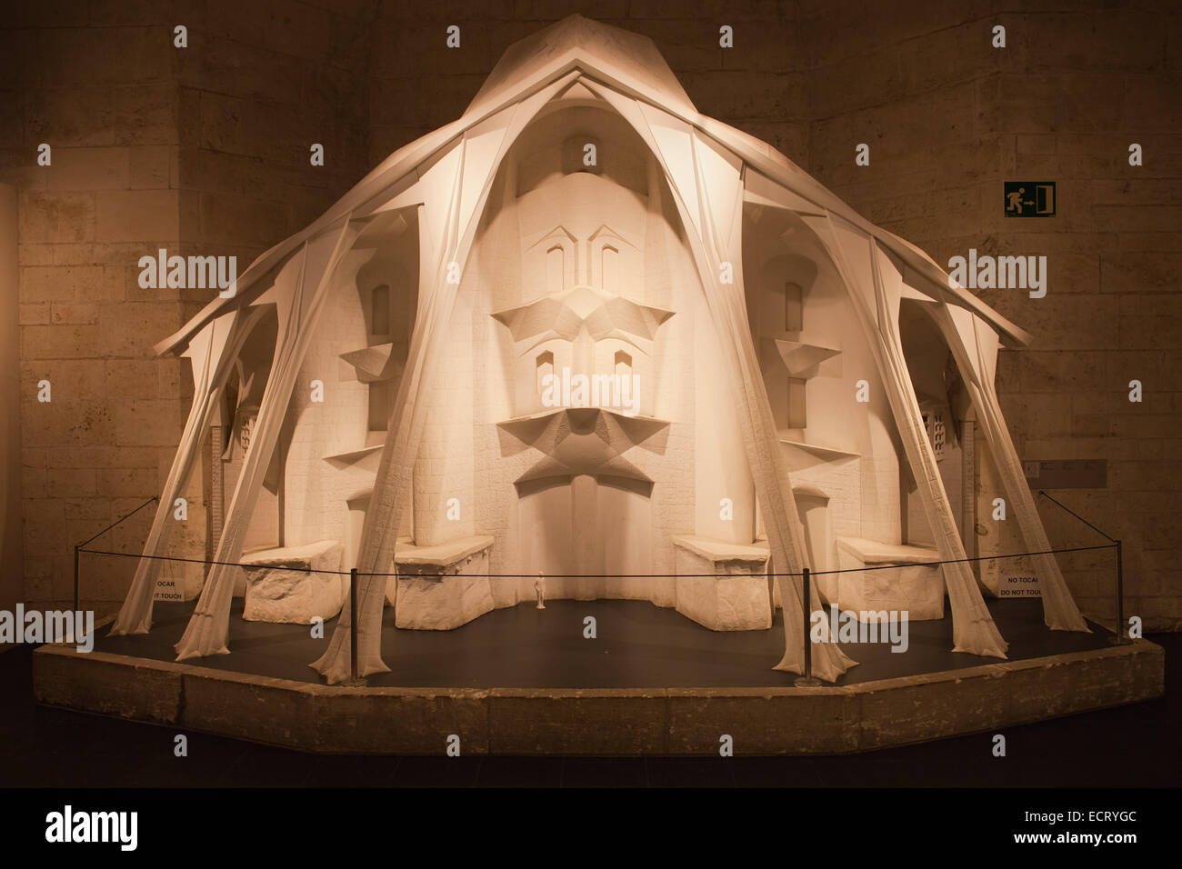 Façade de la passion de la Sagrada Familia à Barcelone, musée du modèle, en Catalogne, Espagne. Banque D'Images