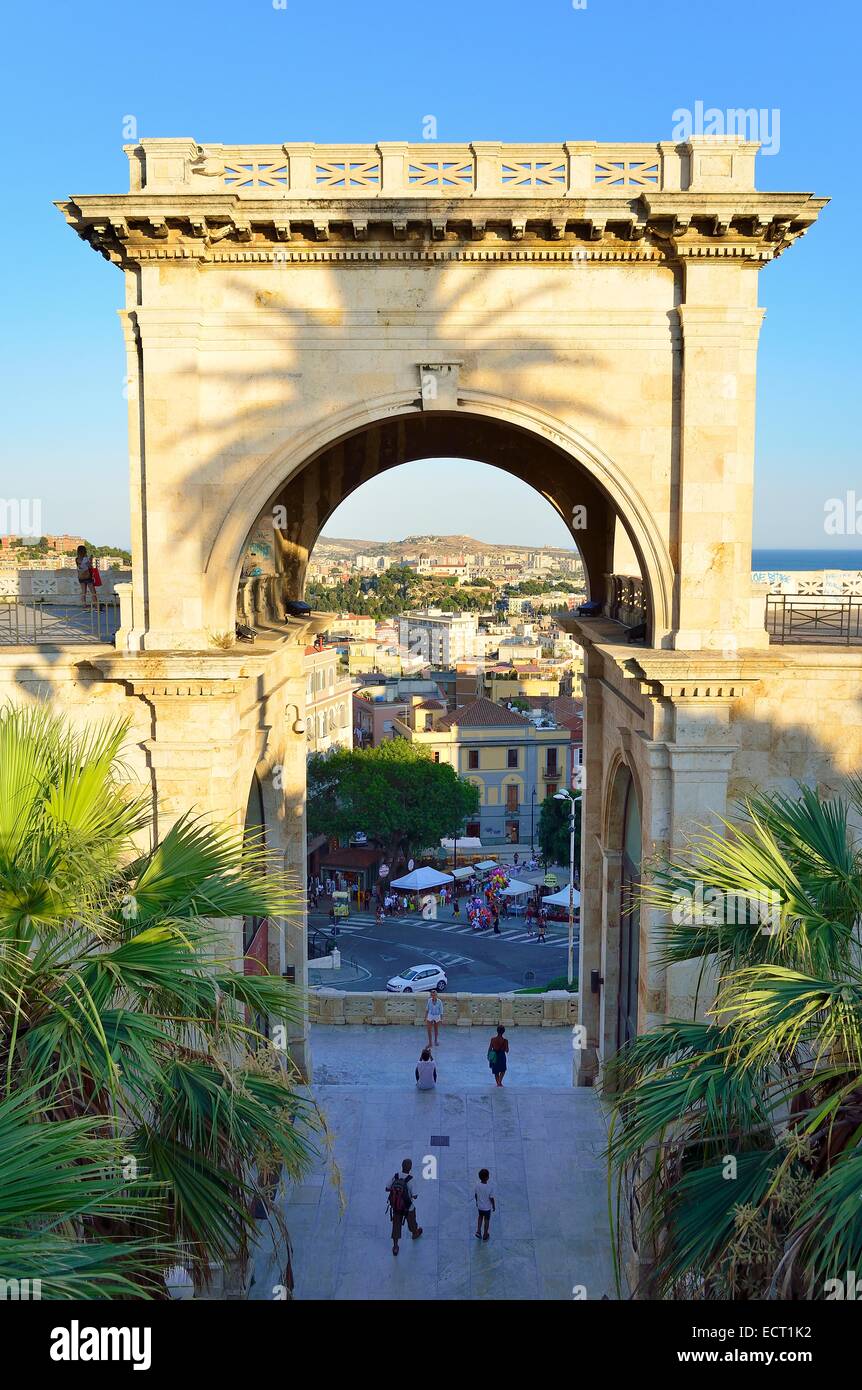 De triomphe de la Bastione San Remy, Cagliari, Sardaigne, Italie Banque D'Images