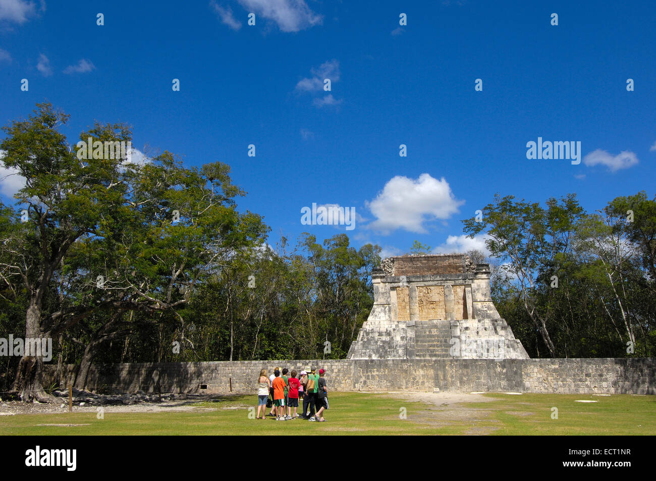 Au Temple, les ruines mayas de Chichen Itza, Riviera Maya, péninsule du Yucatan, Mexique Banque D'Images