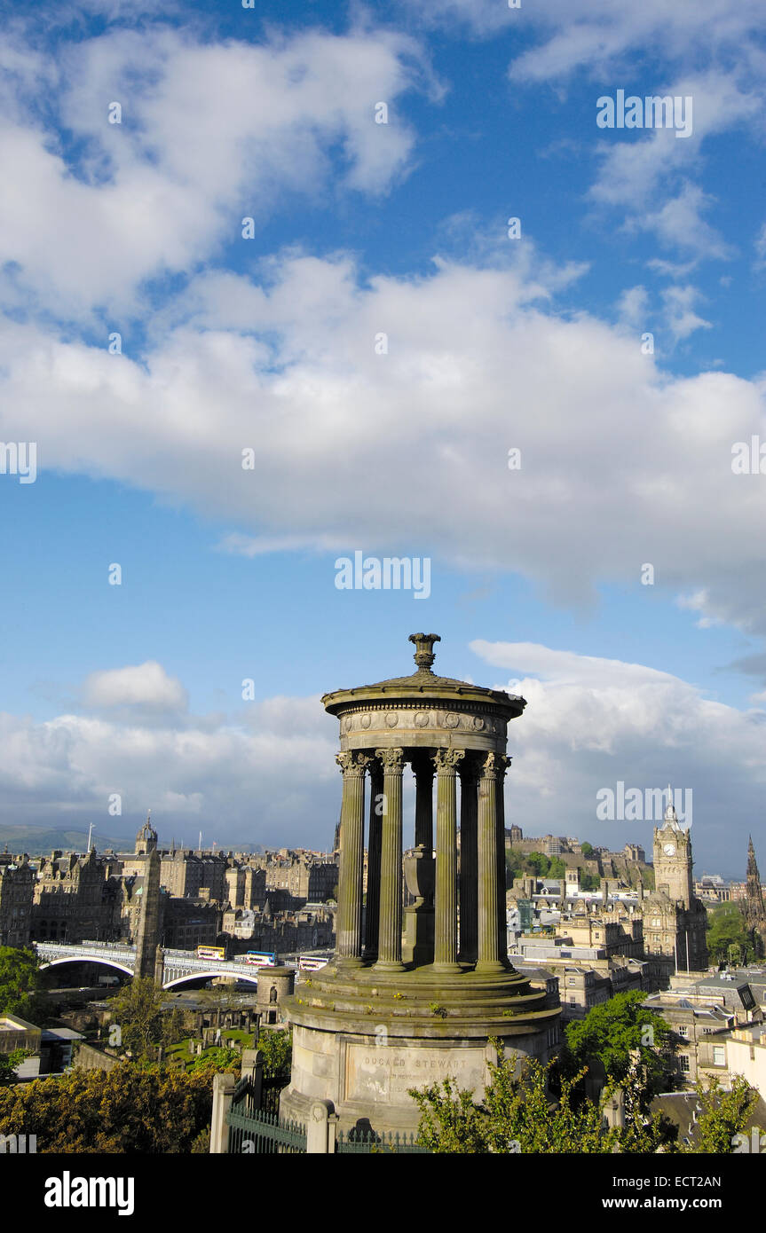 Dugald Stewart Monument et Princes Street à l'arrière, Calton Hill, Édimbourg, région de Lothian, Écosse, Royaume-Uni, Europe Banque D'Images