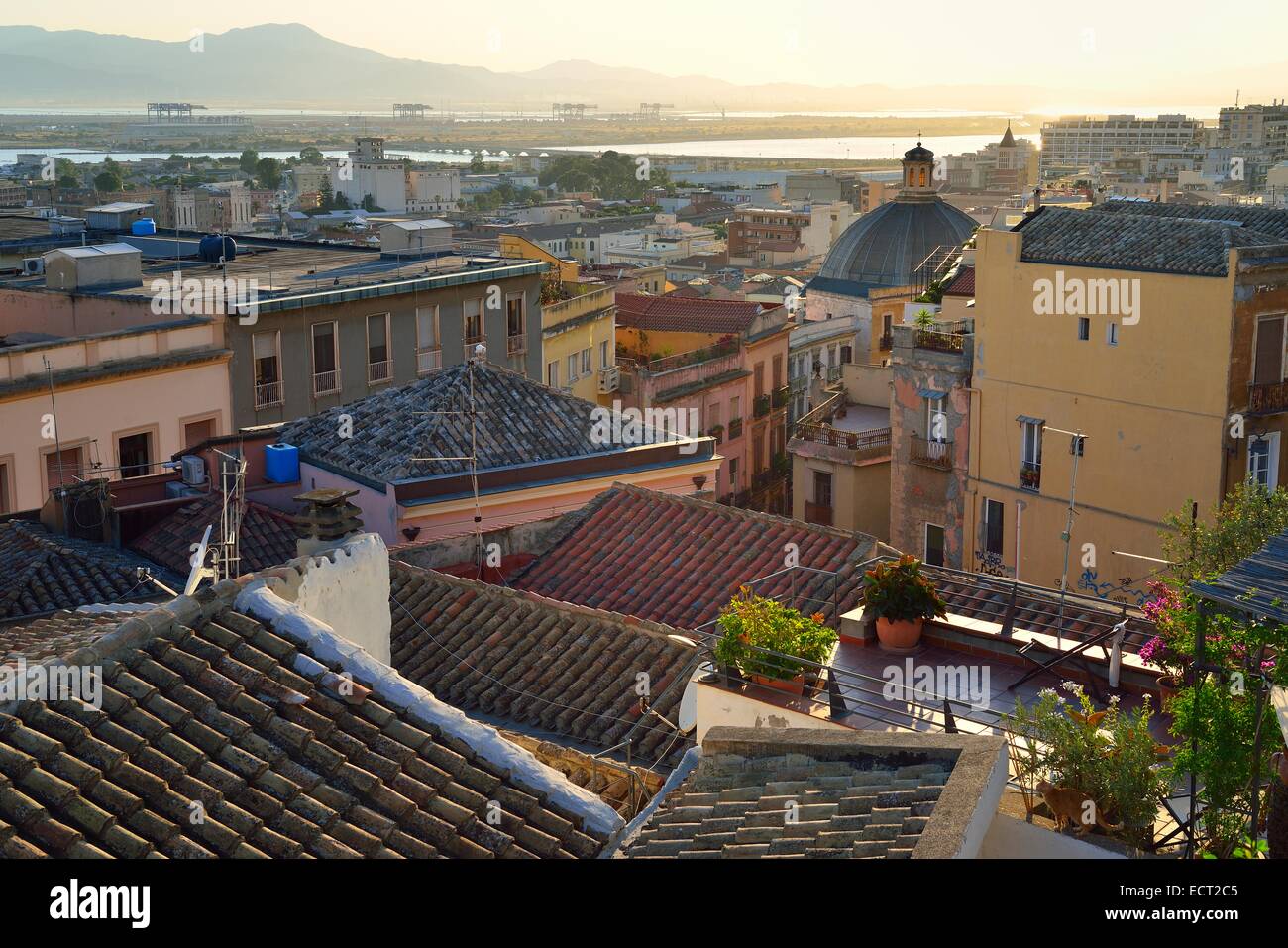 Vue sur les toits de la ville, Cagliari, Sardaigne, Italie Banque D'Images