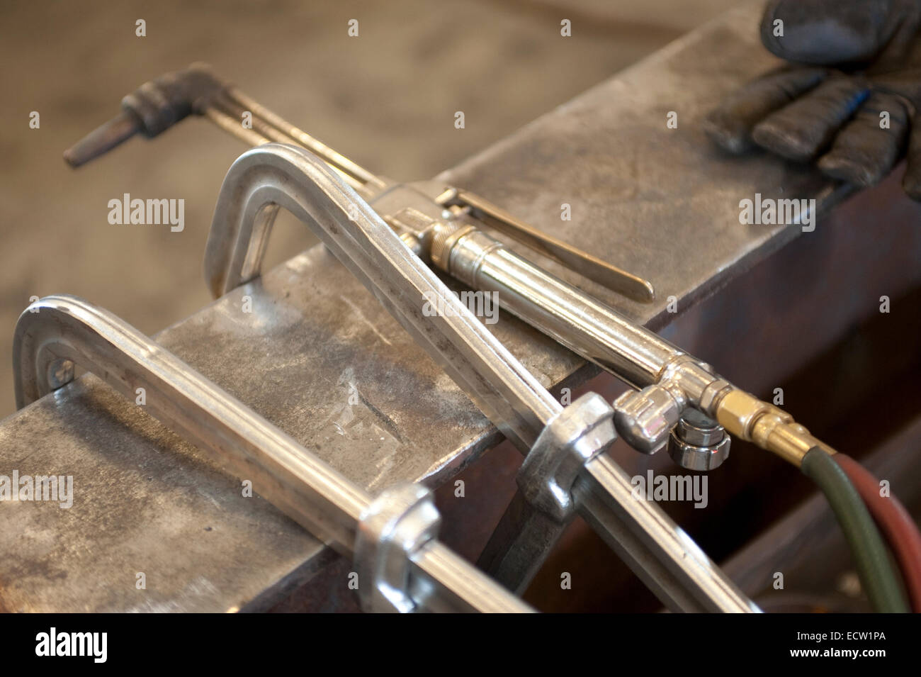 Outils de soudage dans un atelier de fabrication d'acier. Banque D'Images