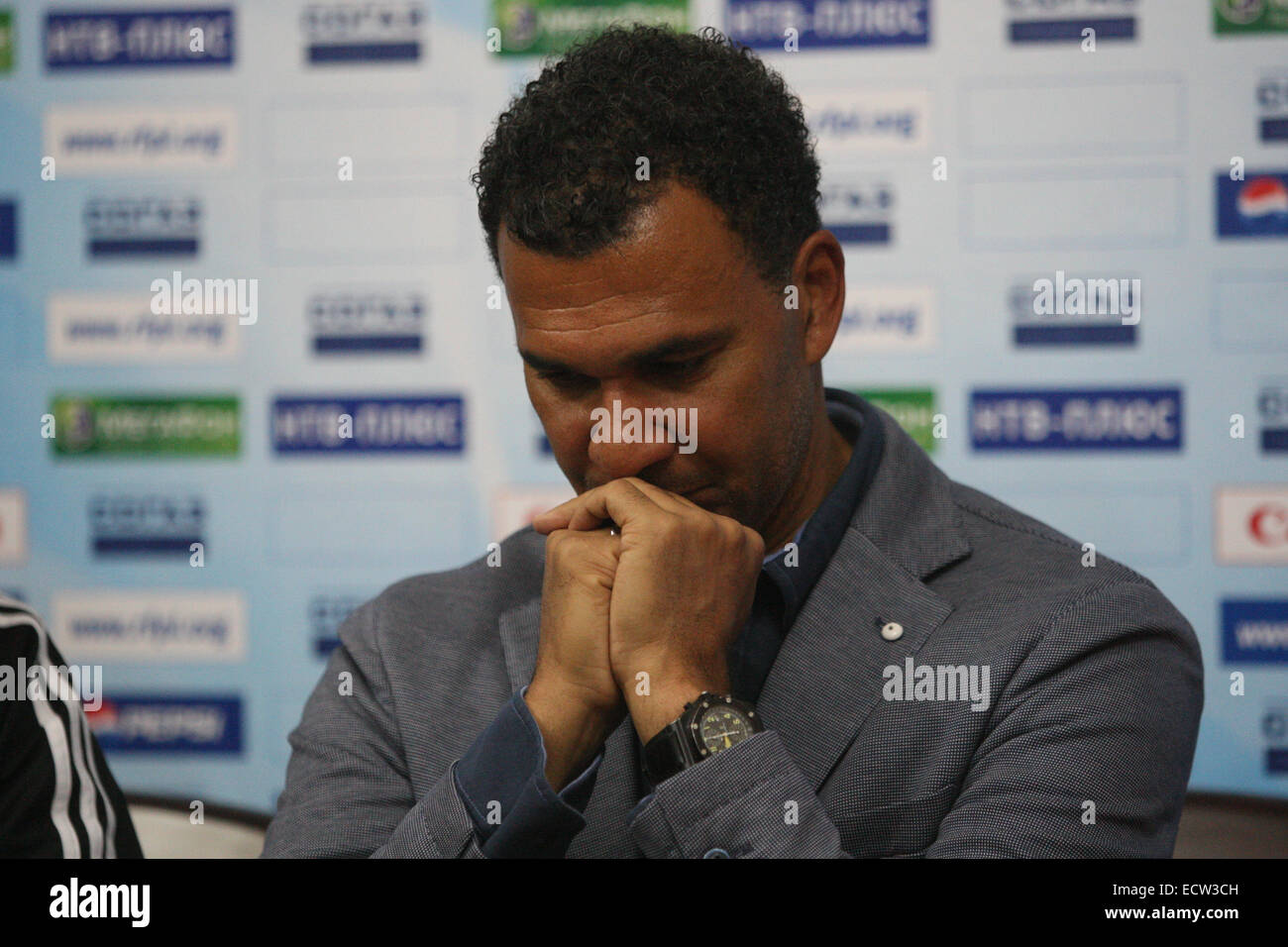 Formateur néerlandais Ruud Gullit après un match avec le FC Zenit de Saint-Petersbourg au stade de football Terek dans la capitale tchétchène Gr Banque D'Images