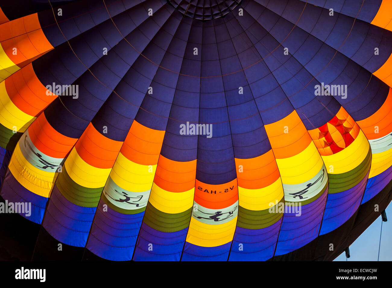 Hot Air Balloon gonflé sur le désert du Namib, Namibie, Afrique Banque D'Images
