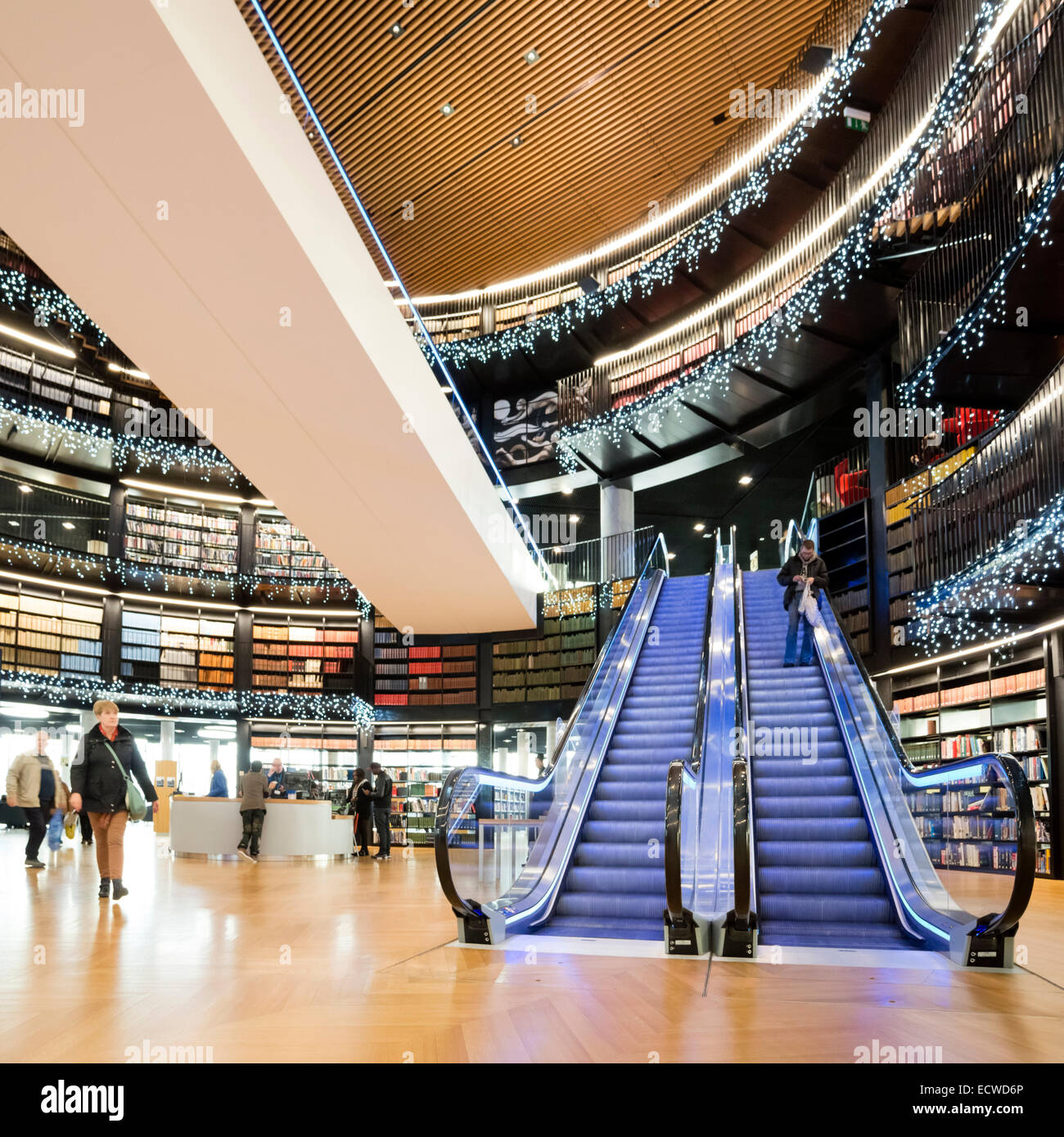 L'intérieur de la Bibliothèque de Birmingham à Noël, au Royaume-Uni. Banque D'Images