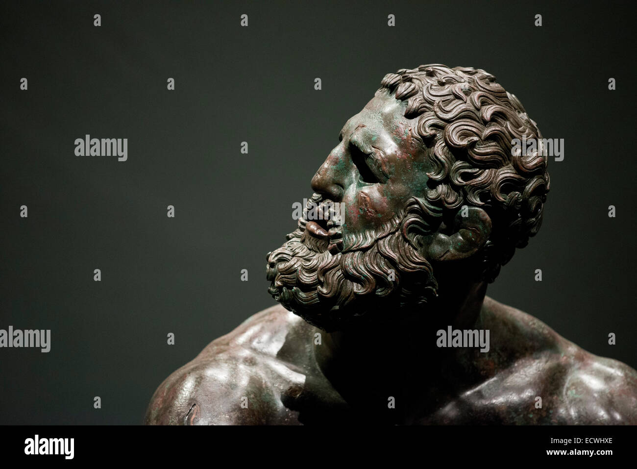 Rome. L'Italie. Museo Nazionale Romano. Palais Massimo alle Terme. Au repos Boxer bronze sculpture grecque. (Je C C-B). Banque D'Images