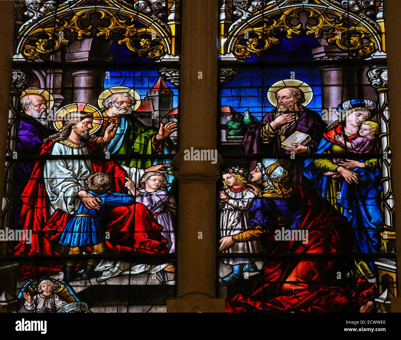 BURGOS, ESPAGNE - 13 août 2014 : vitrail représentant Jésus et les enfants dans la cathédrale de Burgos, Castille, Espagne. Banque D'Images