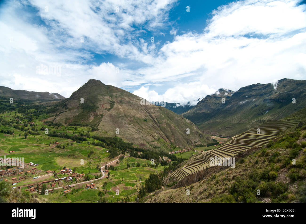 L'image de l'agriculture d'une terrasse non loin de Pisac, Pérou Banque D'Images L'image de l'agriculture d'une terrasse non loin de Pisac, Pérou Banque D'Images
