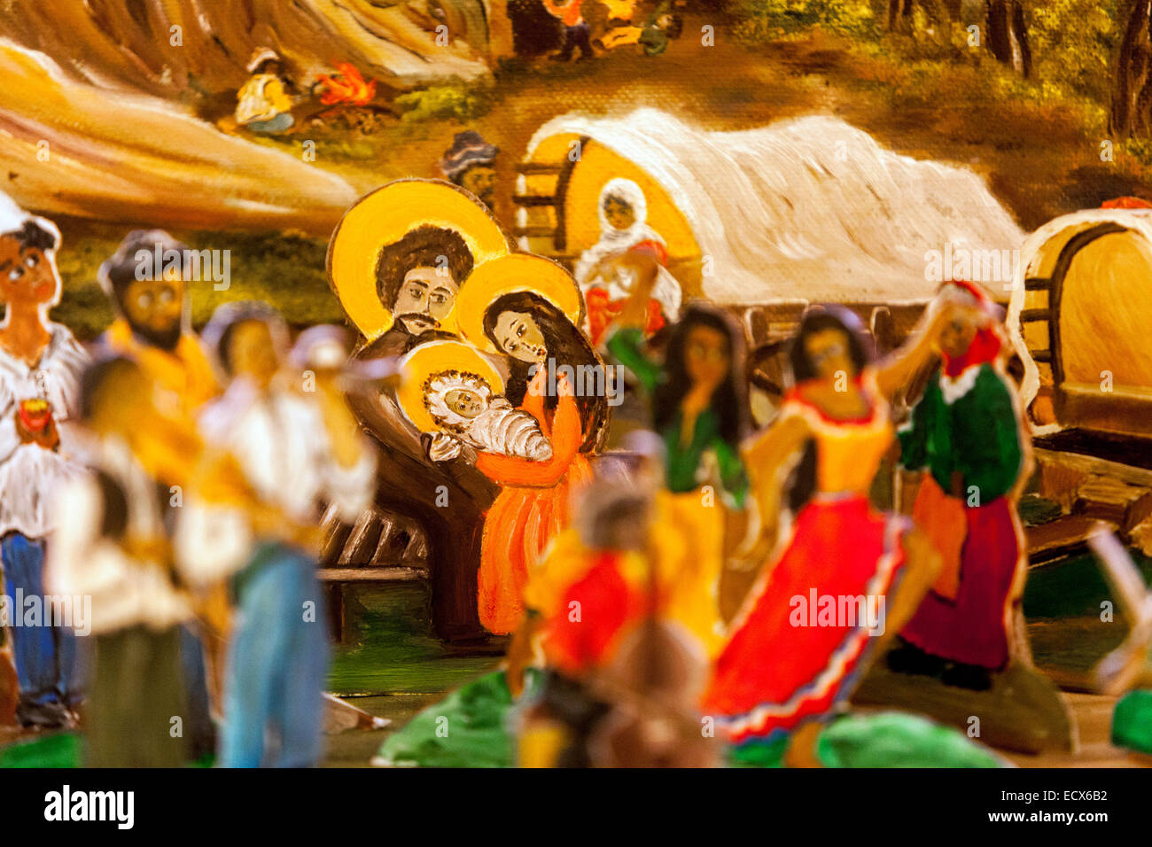 Noël Nativité scène avec des tziganes dans un camp et des caravanes romani à cheval. Scène de Nativité Jésus berceau Noël gitans camp Romani peuple Banque D'Images