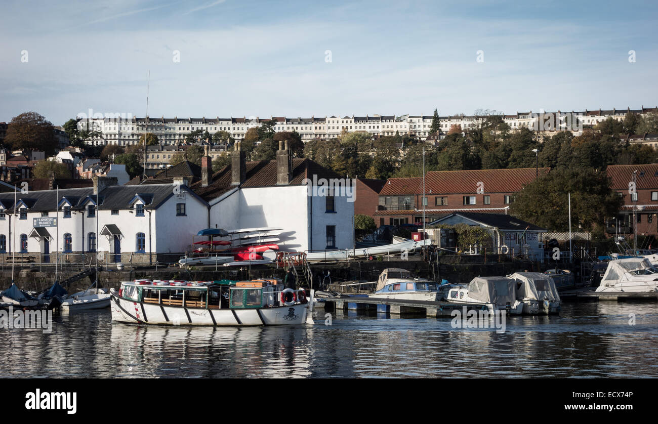 Vue sur le bassin de Cumberland de Clifton et de condensats chauds à Bristol Banque D'Images