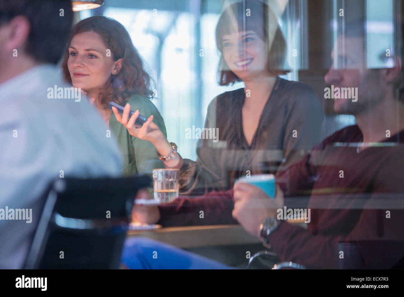 Business people talking in office meeting Banque D'Images