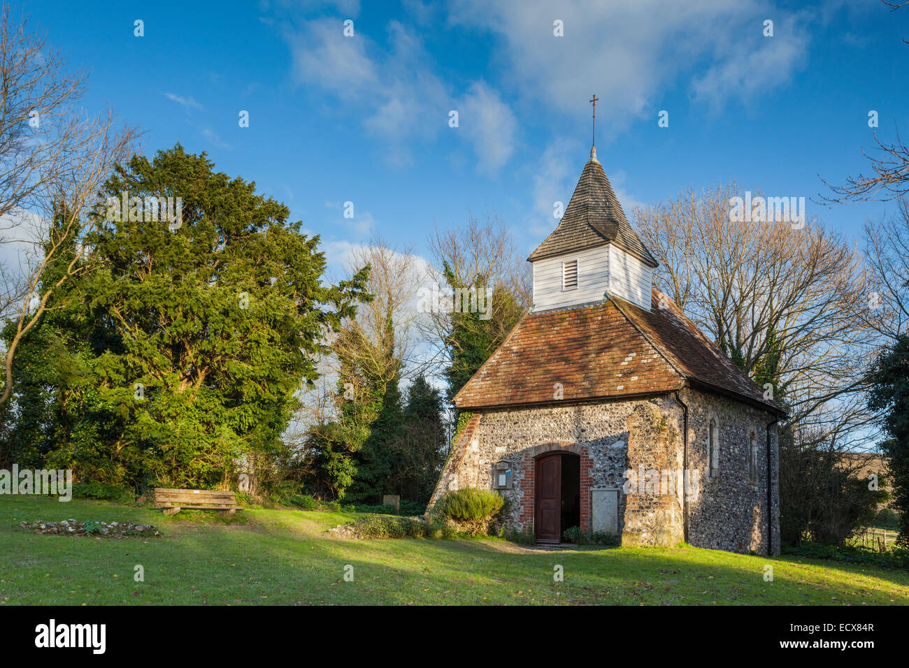 Après-midi d'hiver à l'église Lullington, la plus petite église en Angleterre. East Sussex. Banque D'Images