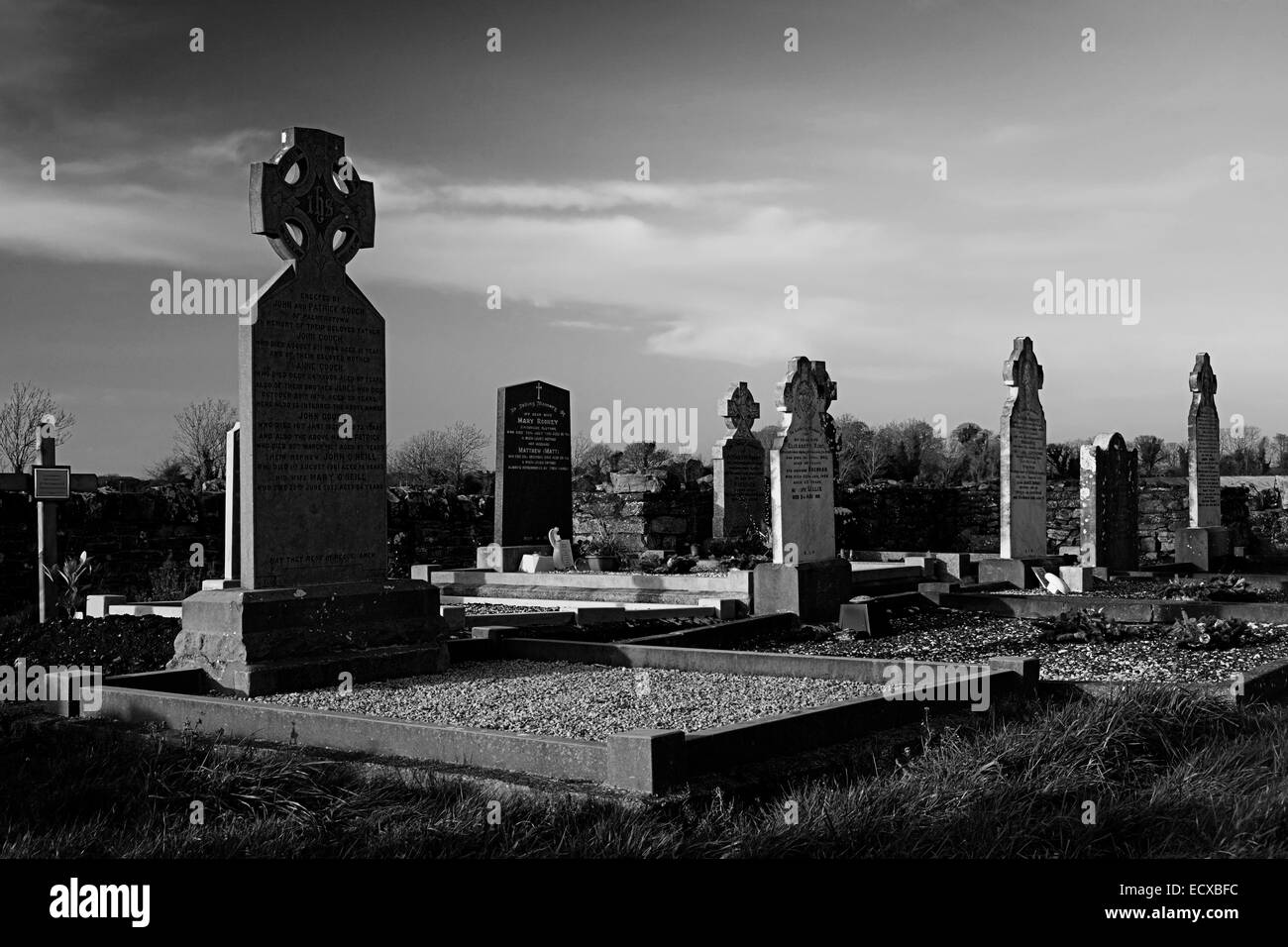 Cimetière étrange le nord du comté de Dublin Ireland Banque D'Images