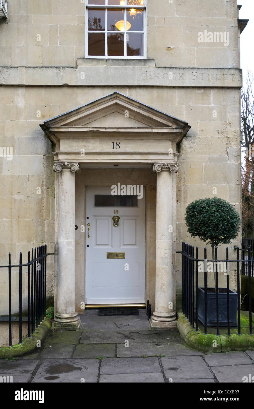Porte avant et porche de No 18, rue Brock, Bath, Angleterre Banque D'Images