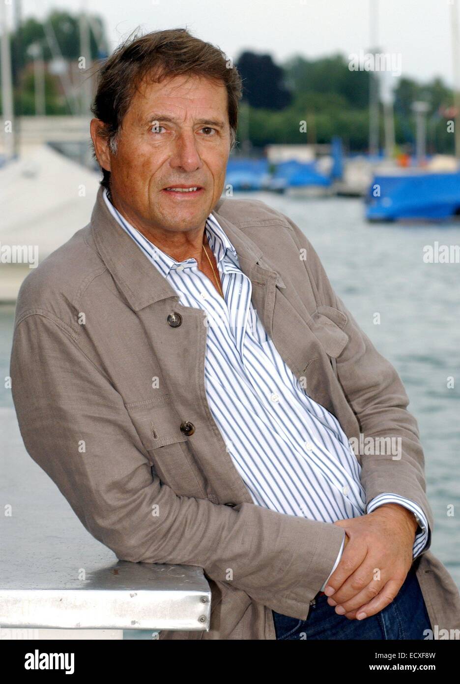 Pix Udo Juergens Fichier Meurt Agee De 80 Ans Afp Le Chanteur Et Musicien Autrichien Udo Juergens Pose Au Lac De Zurich A Zurich Suisse Le Juillet 04 Juergens