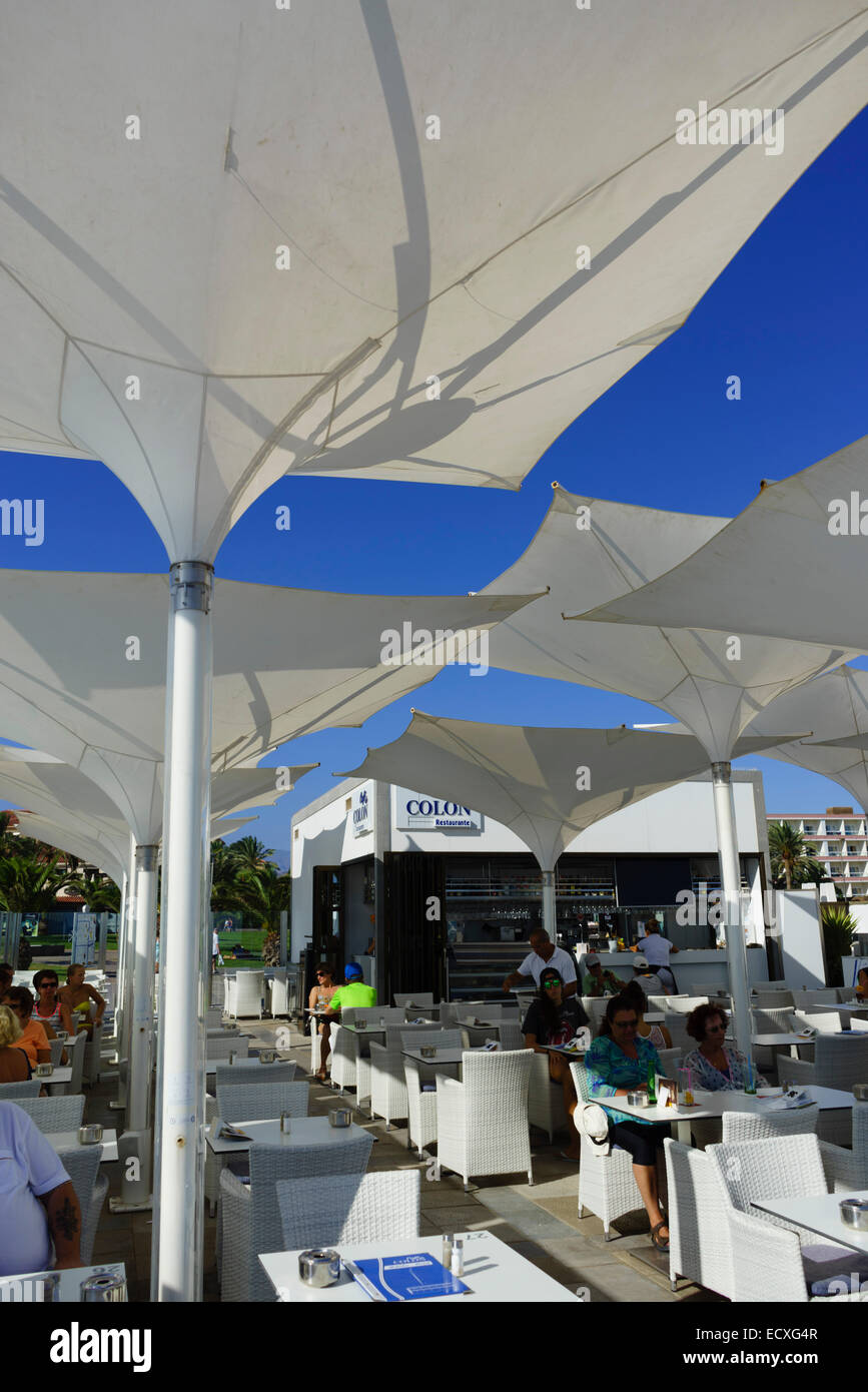 Grande Canarie - Maspalomas, PASEO MARITIM, promenade et plage. Cafe de Colon. Banque D'Images