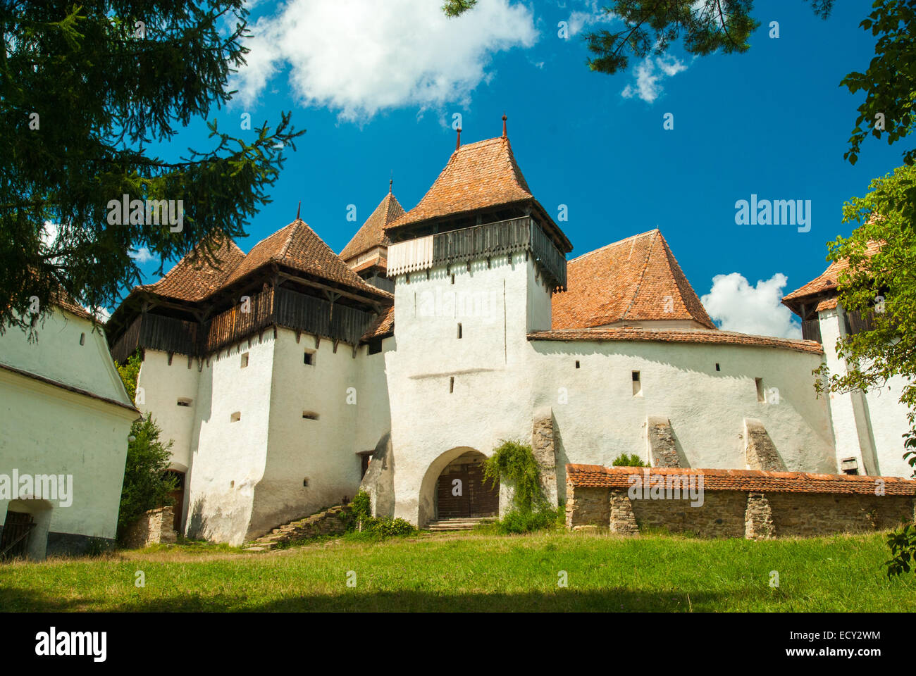 Viscri église fortifiée, Transylvanie, Roumanie Viscri village et l'église fortifiée de Viscri Banque D'Images